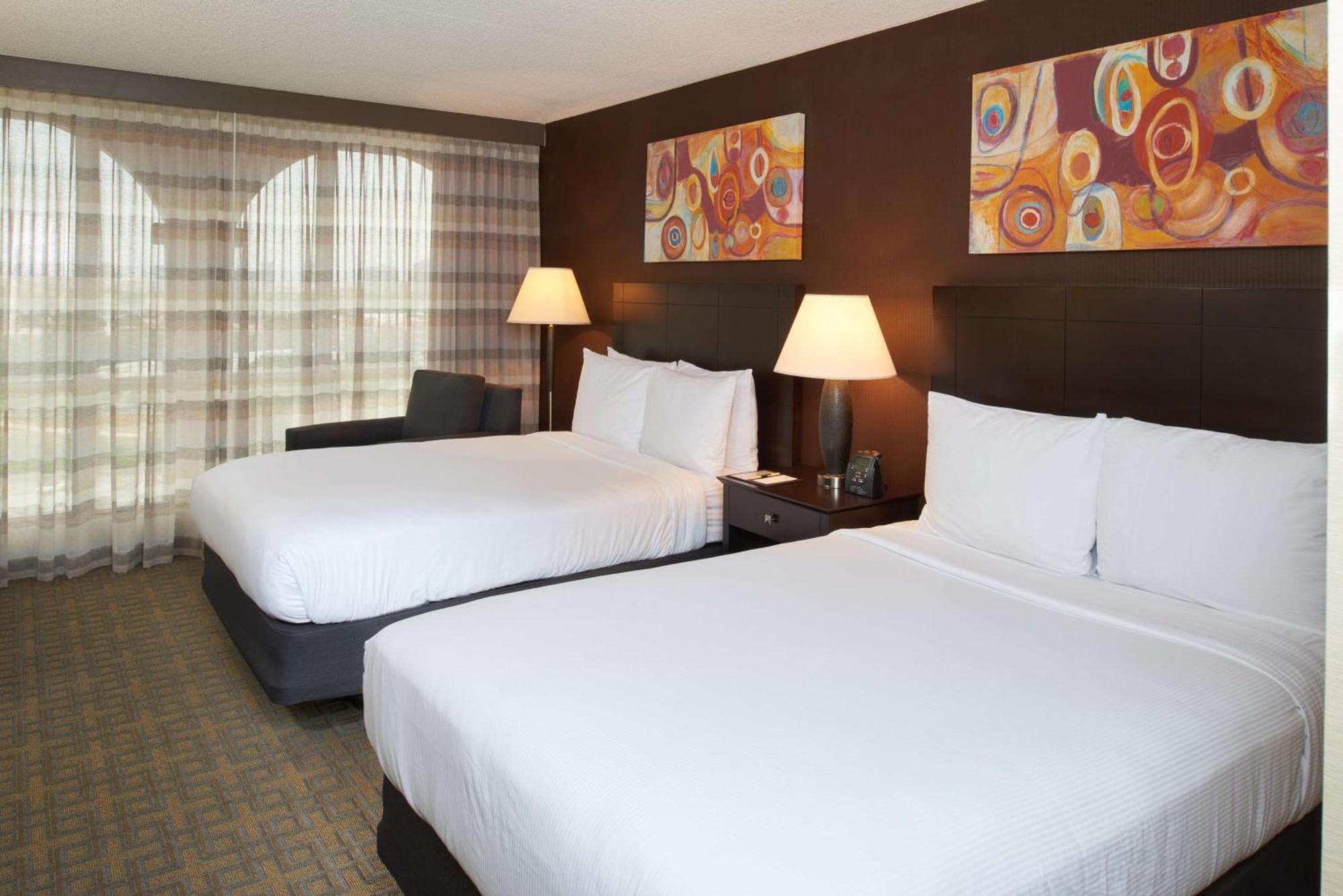 Doubletree By Hilton Dallas Market Center Exteriér fotografie