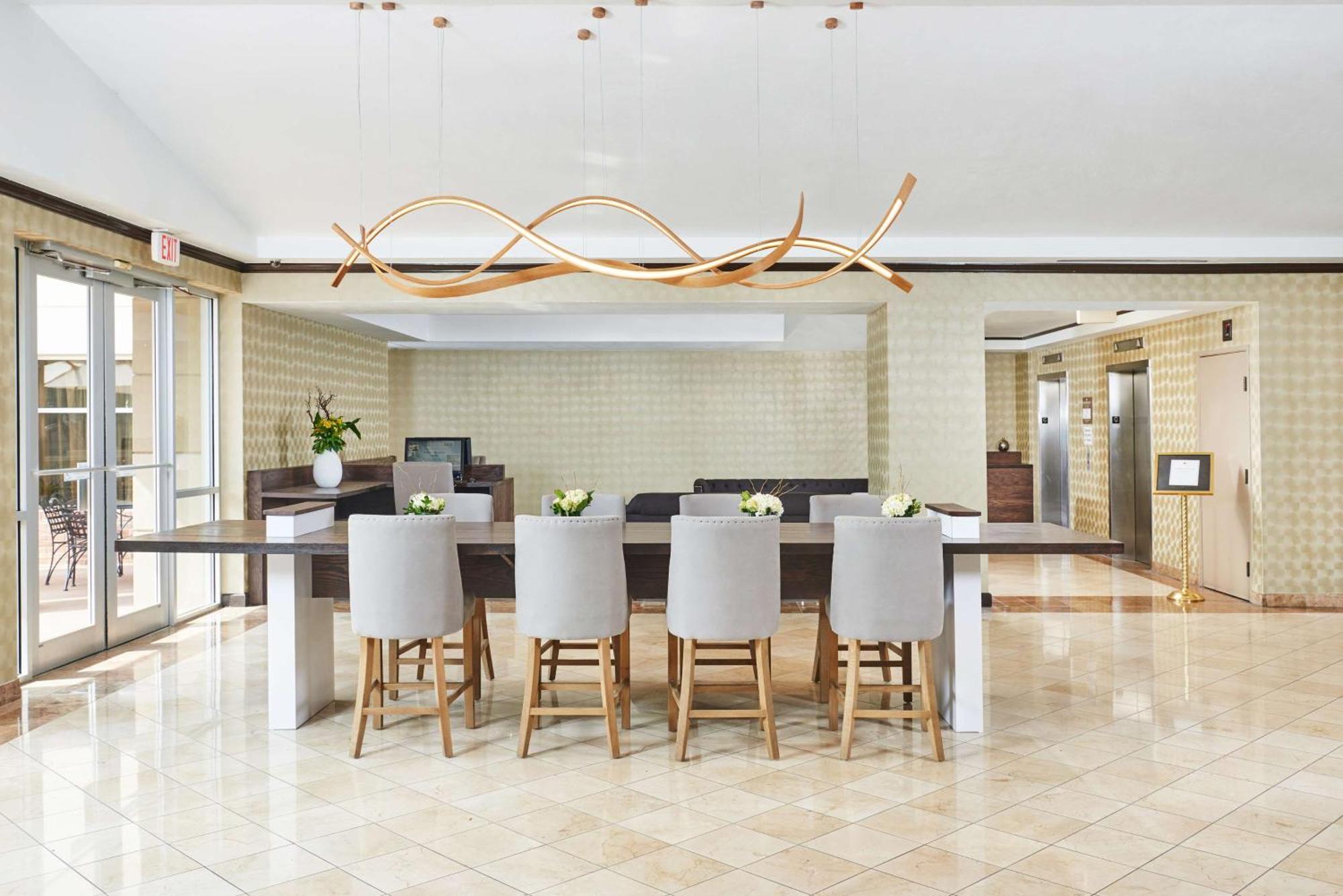 Doubletree By Hilton Dallas Market Center Exteriér fotografie